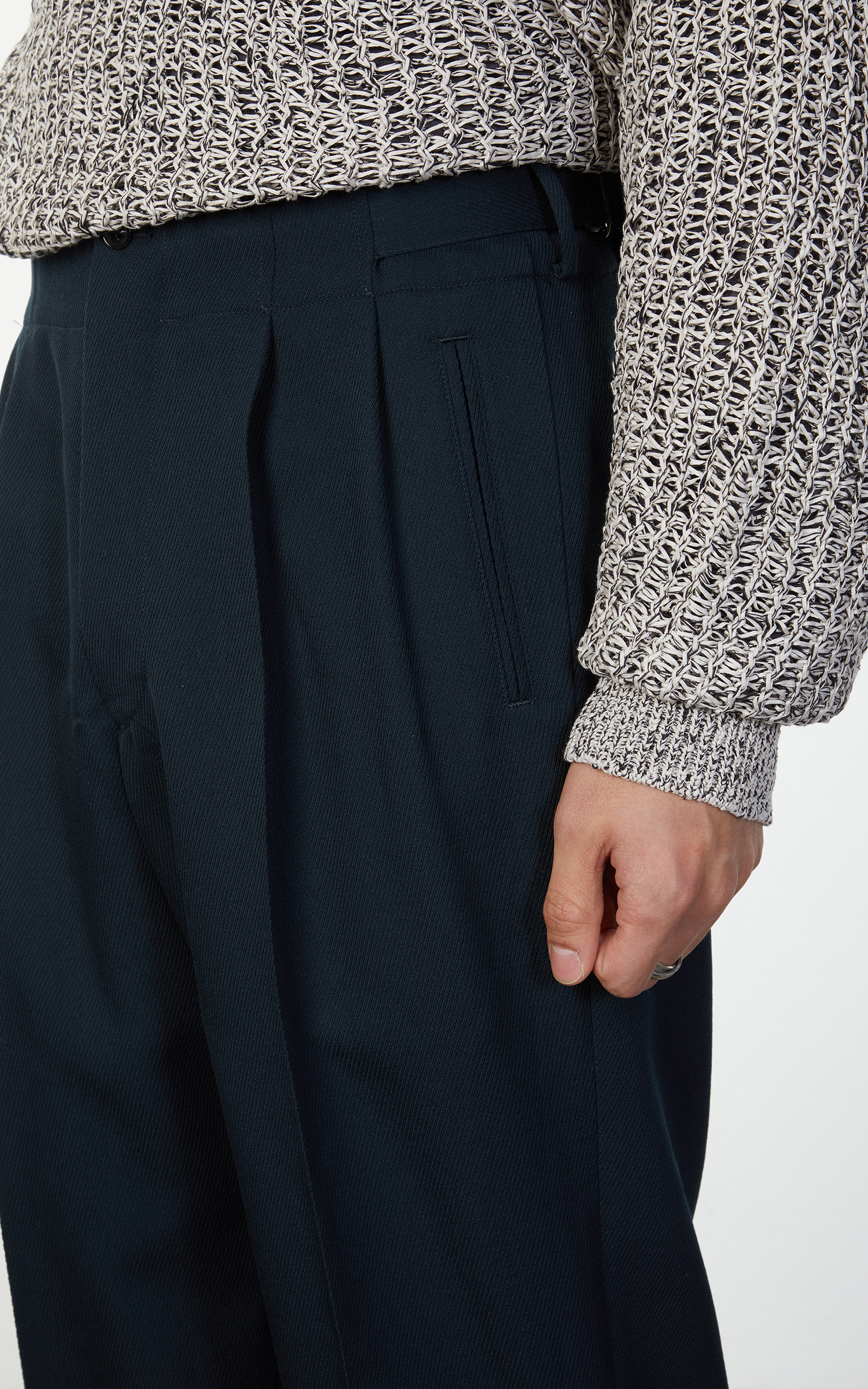 数々のアワードを受賞 2TUCK WIDE GURKHA TROUSERS #DUSTY NAVY