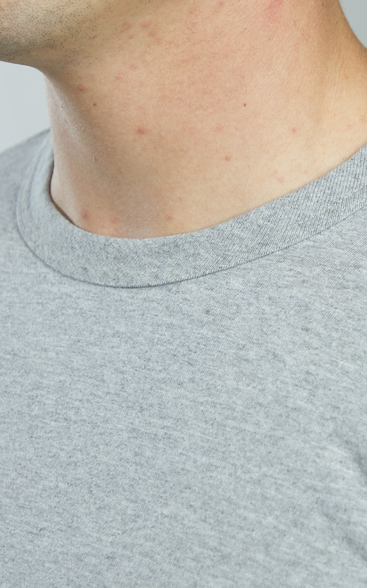 STRONG PACK TEE (GREY)