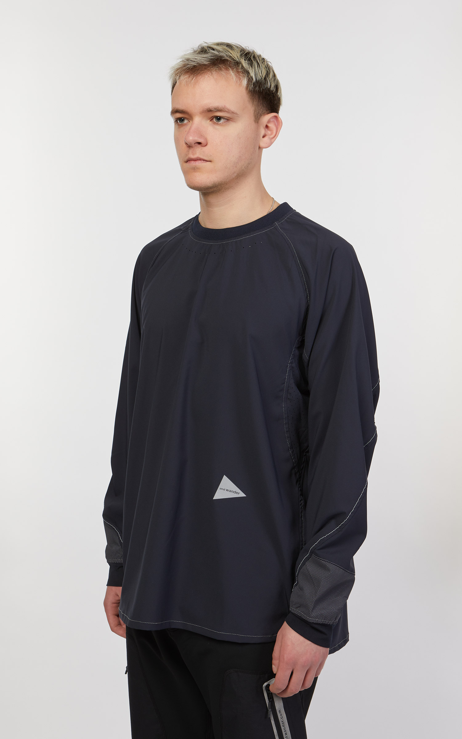 and wander Light Rip Pullover Navy | Cultizm