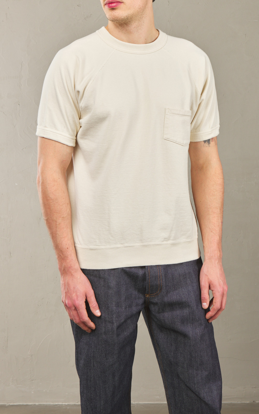 Short sleeve sweatshirt with pocket online