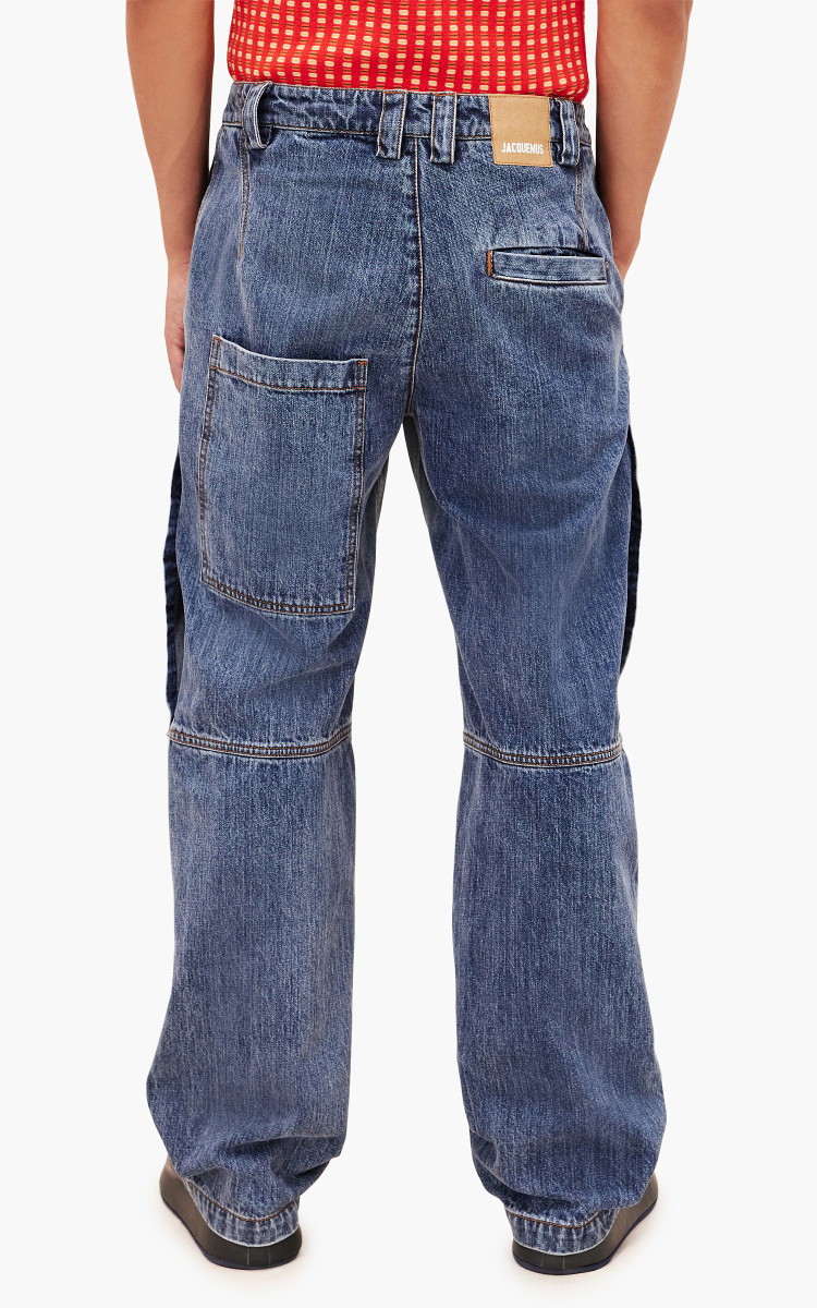 デニム・ジーパン JACQUEMUS SS25 LE CARGO DE-NIMES (251DE0621782 390) The de-Nîmes denim cargo pants by JACQUEMUS | Official website
