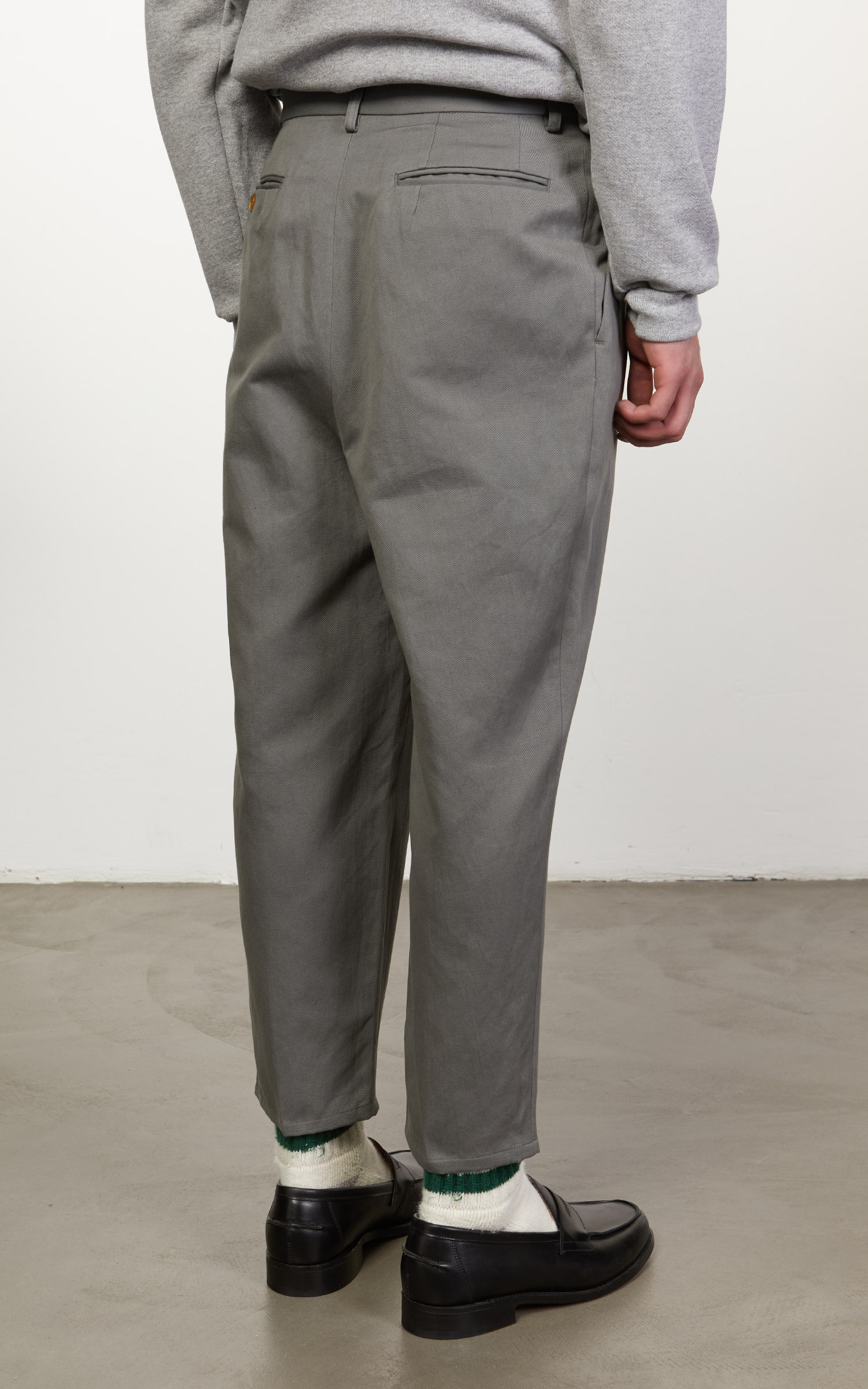 Digawel 2 Tuck Tapered Pants Grey | Cultizm