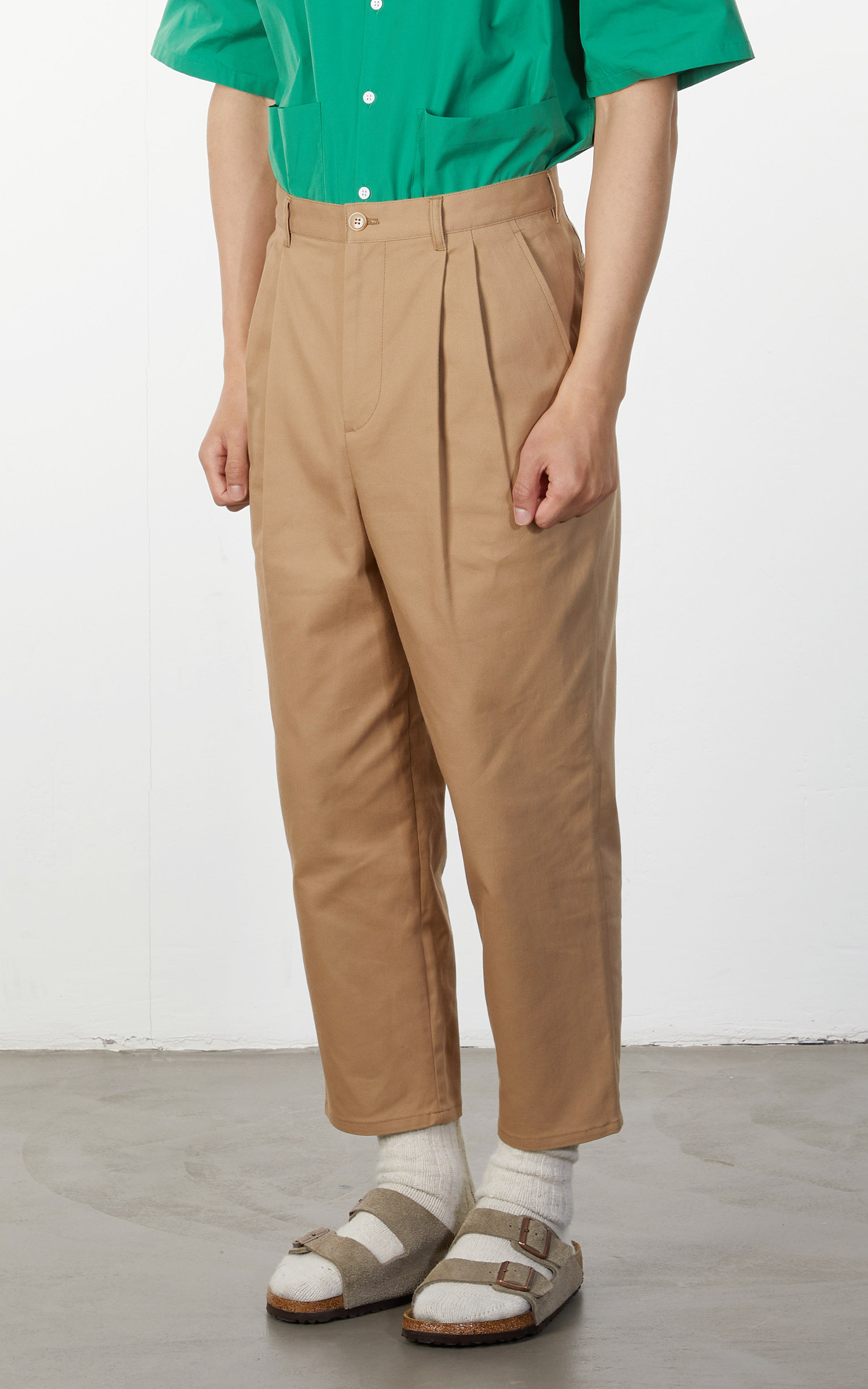 Digawel 2 Tuck Tapered Pants Cotton Beige | Cultizm