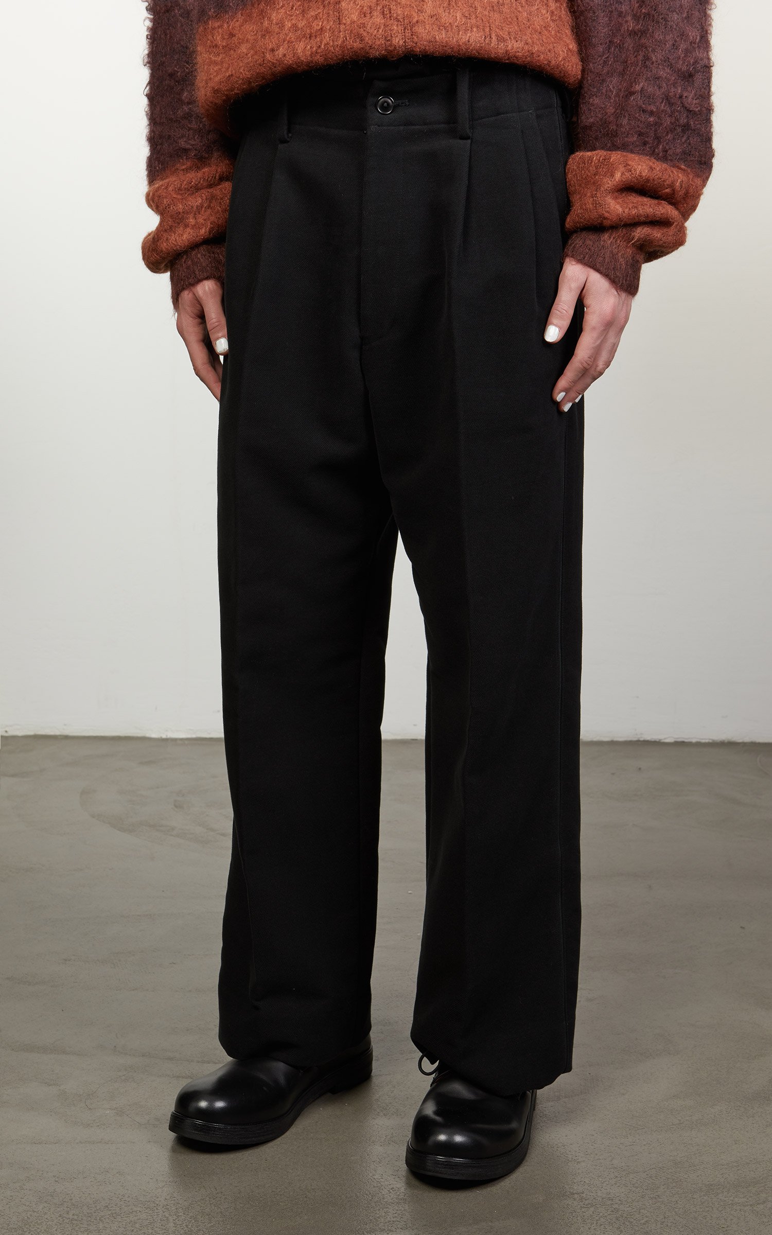 Yoke 2 Tuck Wide-Legged Side Tape Trousers Black | Cultizm