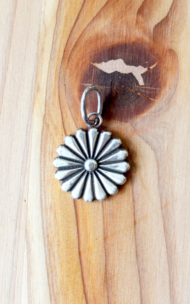 Kobashi Studio KC1700 Kikumon Charm Medium Silver
