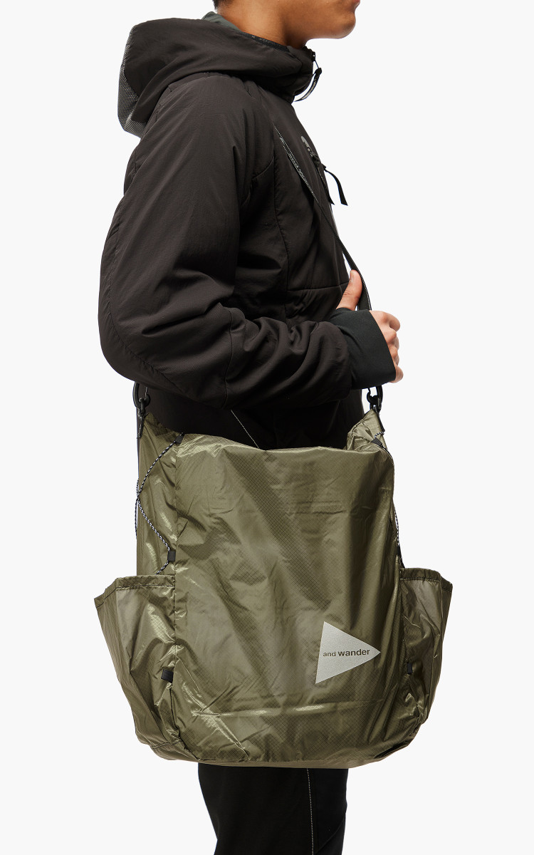 【韓国 SATUR】Satur All Day Nylon Tote Bag - Olive Khaki 韓国 SATUR】Satur All Day Nylon Tote Bag - Olive Khaki