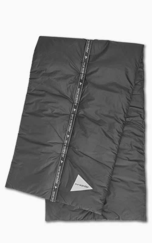 and wander Primaloft Rip Muffler Black