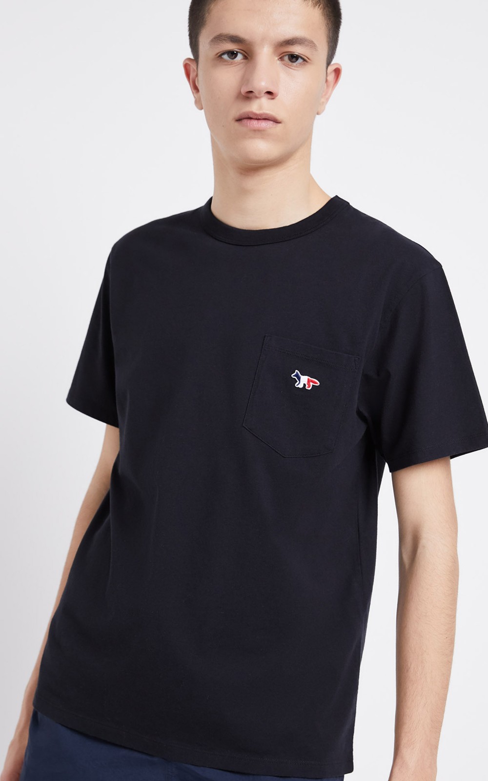 ★送料無料★TRICOLOR FOX T-SHIRTS FM00120KJ0010 P100 Maison Kitsuné Tricolor Fox Patch Pocket T-Shirt Black | Cultizm