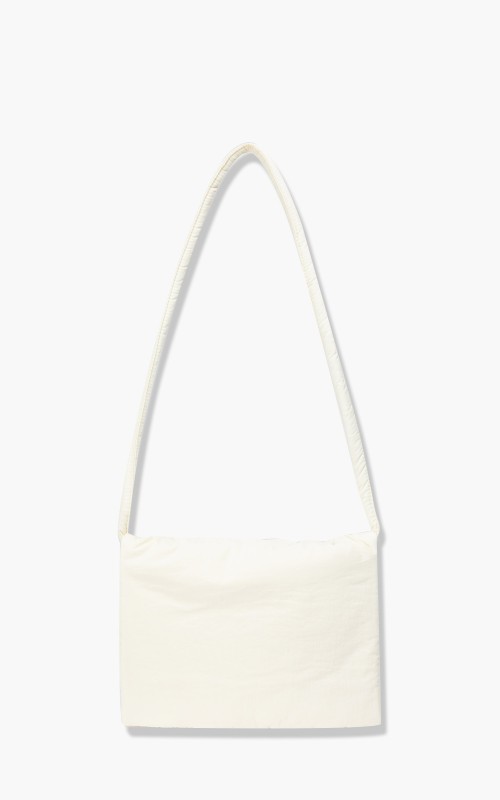 Amomento Padding Folded Bag Ivory AM22SSW02BG-Ivory